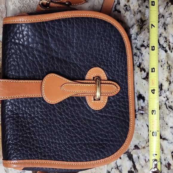 Dooney & Bourke Classic Black and Tan Crossbody Bag - Picture 4 of 16